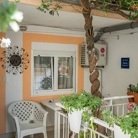 1 Apartament *