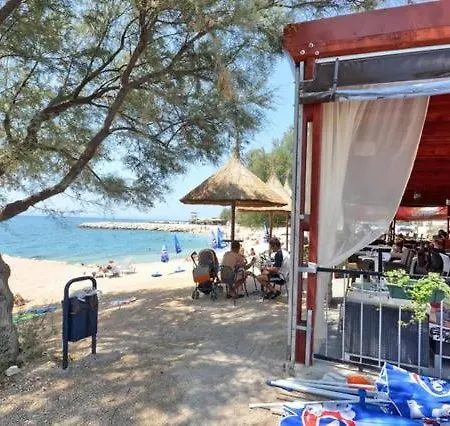 1 Apartament *